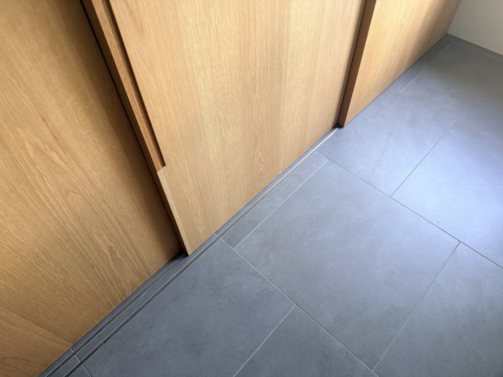 ネイエ設計で建てた注文住宅のキッチン床タイル