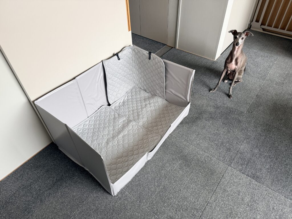 はみ出し防止ができる犬用トイレ